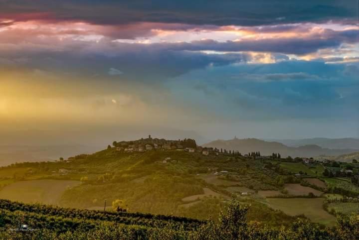 Residenza Annetta Apartment Monte Castello di Vibio Bagian luar foto